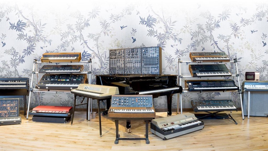 Arturia V-Collection 5 bundle virtual instrument synth 